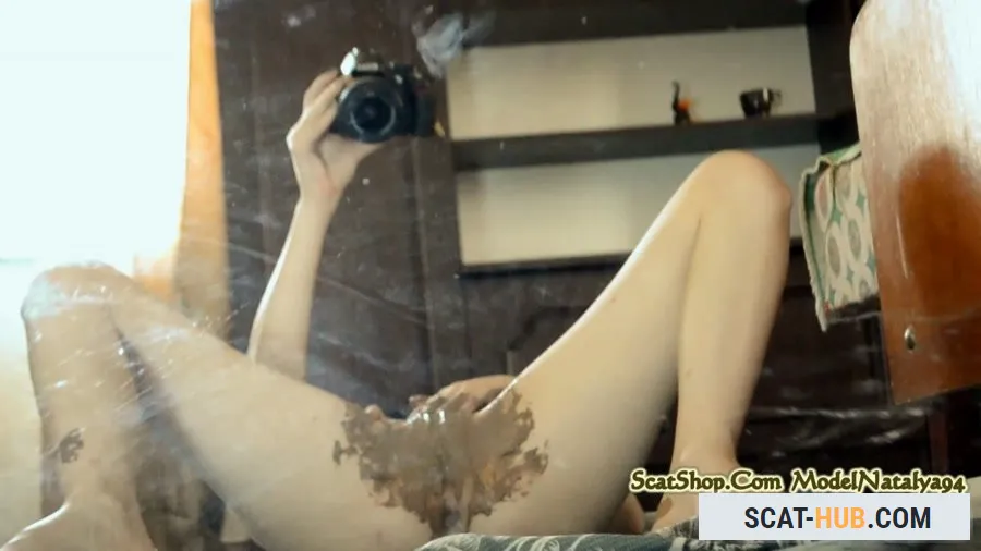 Amateur - Shooting through the mirror all in the shit [FullHD 1080p / mp4 / 1.03 GB]