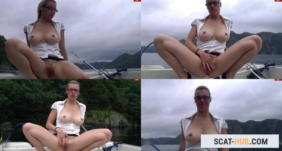 Blase im Boot entleert mit sexy-engel [FullHD 1080p / AVC / 49.3 MB]