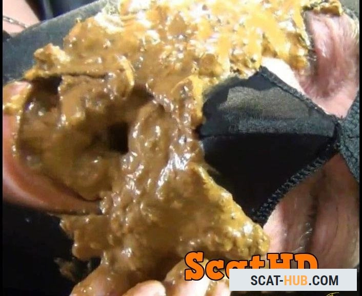 CruelLolaMelo - Mega Diarrhea-Funk for the Slaves Mouth! Part 2 [FullHD 1080p / mp4 / 397 MB]