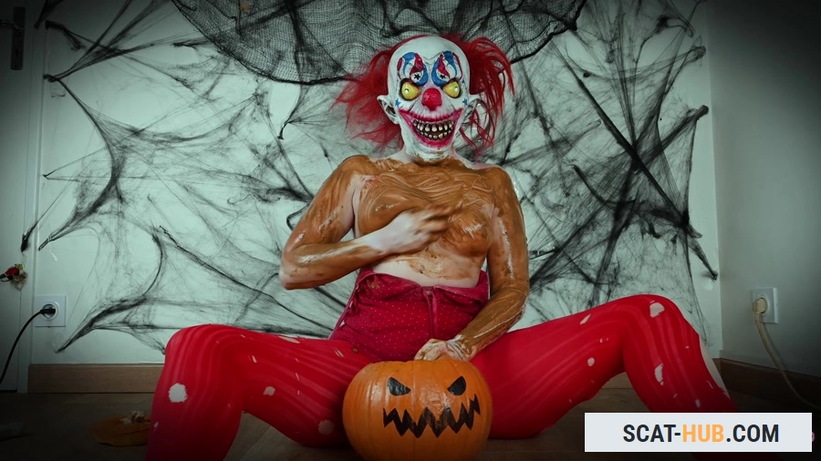 I shit and piss in a pumpkin for Halloween before playing with the contents and fucking my ass! [UltraHD 4K / mp4 / 2.27 GB]