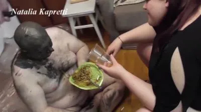 Feeding, Pushing Down Shit In The Pig’s Throat [FullHD 1080p / mp4 / 1.74 GB]