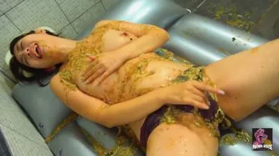 Japanese girls eating, puking and masturbating in own vomit [FullHD 1080p / mp4 / 1.51 GB]