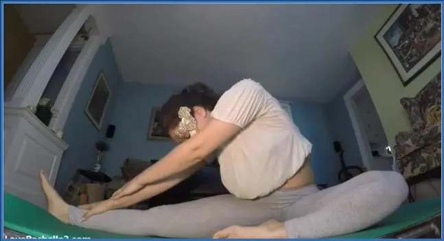 Farting and Big Ass with Love Rachelle: Ripping Yoga Farts - scat porn video at Scat-Hub.com