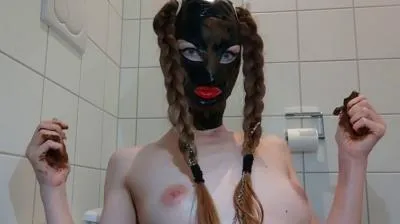 Shitting Rubber Mask [FullHD 1080p / mp4 / 411 MB]