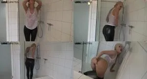 Lara-CumKitten - Leggings Prallarsch in der Dusche Beobachte mich heimlich 13 04 18 [FullHD 1080p / AVC / 92.99 MB]