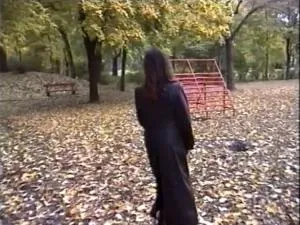 Golden Piss 36 - Alte Weiber Pissen Draußen [DVDRip / mp4 / 1.95 GB]