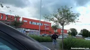 Satisfied Shopper Marks Her Territory [FullHD 1080p / mp4 / 743.2 MB]