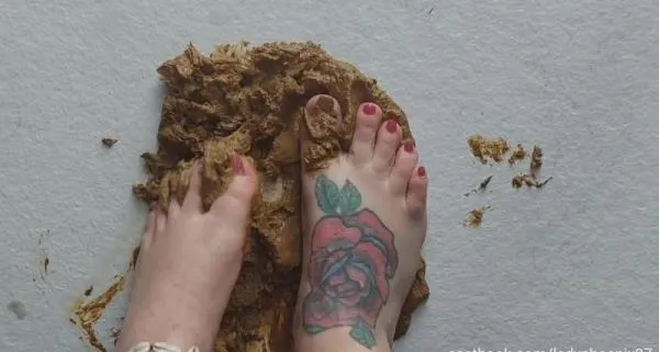 Shit flavour feet [HD 720p / AVC / 63.67 MB]