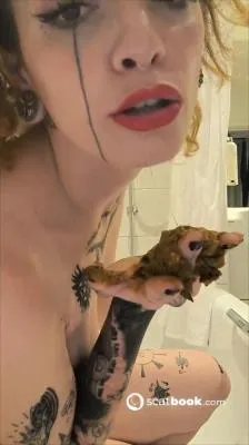 Shitting [SD / mp4 / 40.2 MB]
