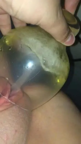 Shitting Girl 1 [SD / mp4 / 1.76 MB]