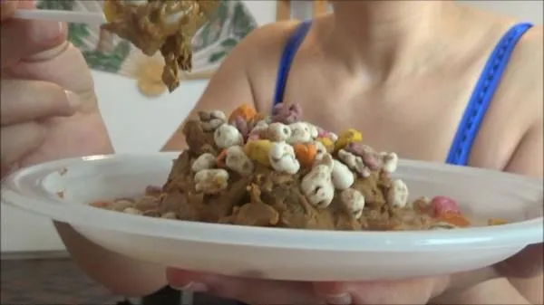 Delicious Shit Cake [SD / mp4 / 417 MB]