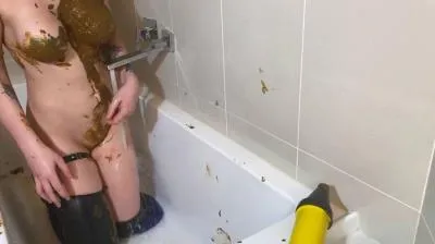 Online Shitting Girl 56 [HD 720p / mp4 / 3.20 MB] scat-hub.com