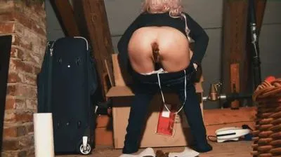 Online Attic Shit [HD 720p / mp4 / 15.4 MB] scat-hub.com