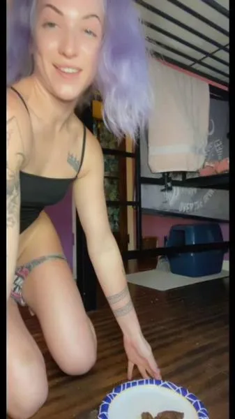 Fart Appetizer Shit Dinner [SD / mp4 / 451 MB]