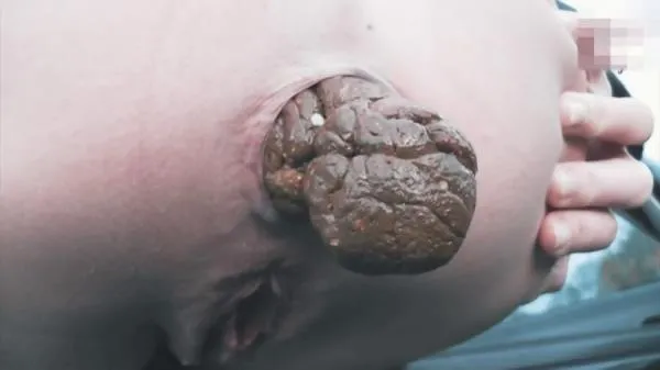Car Piss And Shit [HD 720p / mp4 / 16.5 MB]