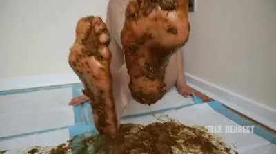 Online Barefoot Poop Trampling [HD 720p / mp4 / 42.3 MB] scat-hub.com