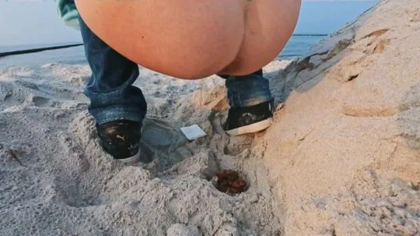 Beach Shitting [HD 720p / mp4 / 16.9 MB]