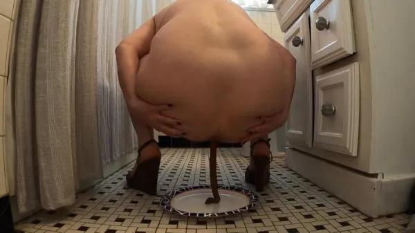 High Heels Painted Nails [FullHD 1080p / mp4 / 562 MB]