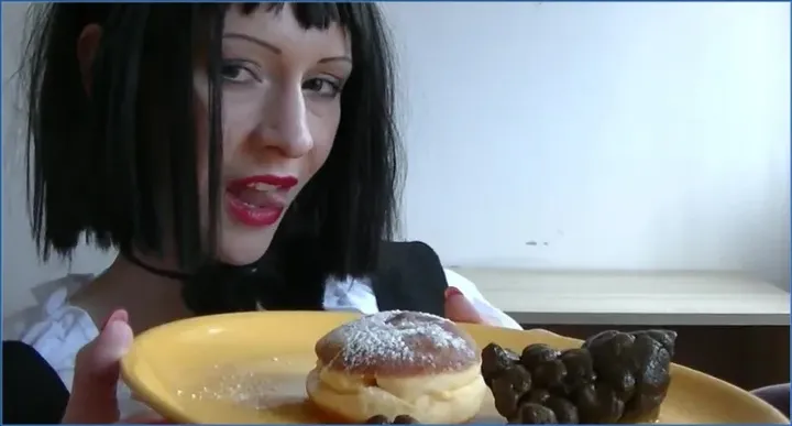Scat Fetish Escapade, Pissing with Nylon Maria - scat porn video at Scat-Hub.com