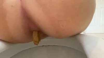Online Shitting Girl 75 [HD 720p / mp4 / 15.5 MB] scat-hub.com