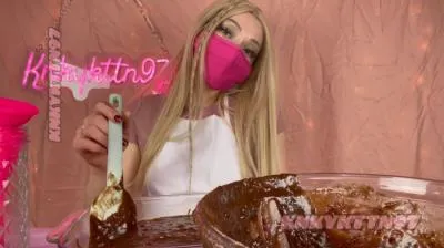 Online Kinky Bakery [HD 720p / mp4 / 506 MB] scat-hub.com