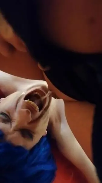 Toilet bitch service [SD / mp4 / 12.0 MB]