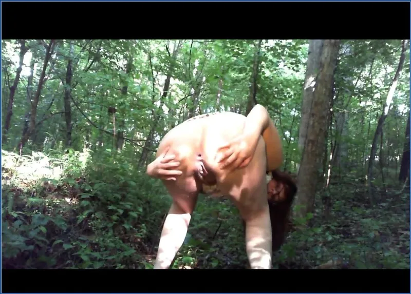 LindzyPoopgirl - Outdoor Peeing and Pooping Big Log (Scat-Shop) - Lindzy Poop Girl - scat porn video at Scat-Hub.com