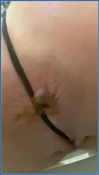 Wow, doesnt that ass look peachy! [SiteRip / mp4 / 3.63 MB]