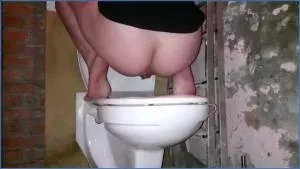 Online Messy toilet room but my mess was better XO Bunny [HD 720p / mp4 / 24.58 MB] scat-hub.com