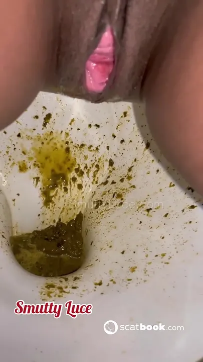 Smutty Luce Takes a Leisurely Afternoon to Get Dirty with Solo Scat - scat porn video at Scat-Hub.com