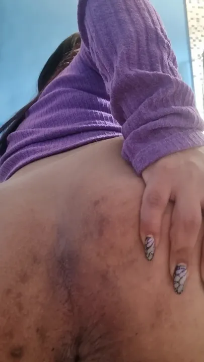 Download Flornatiii Takes a Relaxed Morning Dump on Camera in Casual Solo Scat-Hub.com