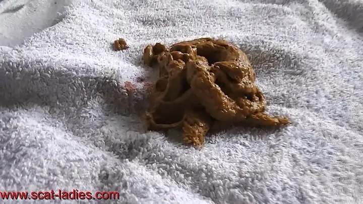 Lady Rachel Takes Charge: Defecating and Pissing on the Bed - Scat - popular scat video at Scat-Hub