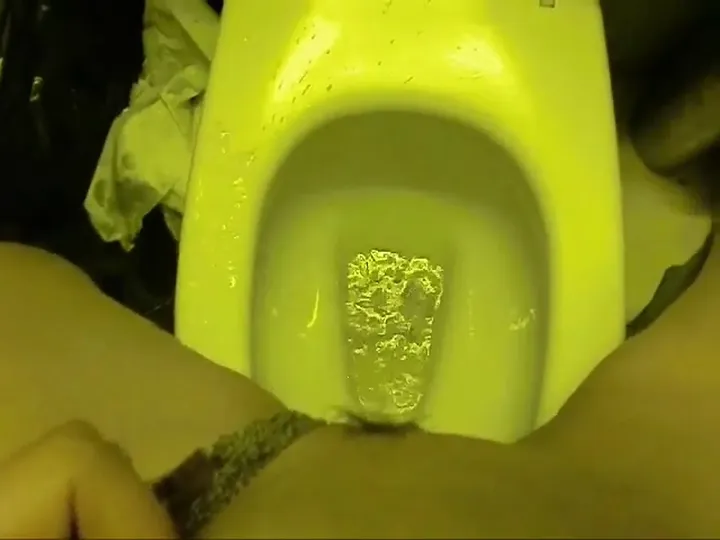 Tanalia's Messy Toilet Farting and Pooping Show for Kaviar Fans - scat porn video at Scat-Hub.com