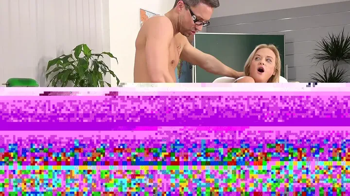 Vinna Reed - The Intern - Pee Drinking Watersports - FullHD 1080p - scat porn video at Scat-Hub.com